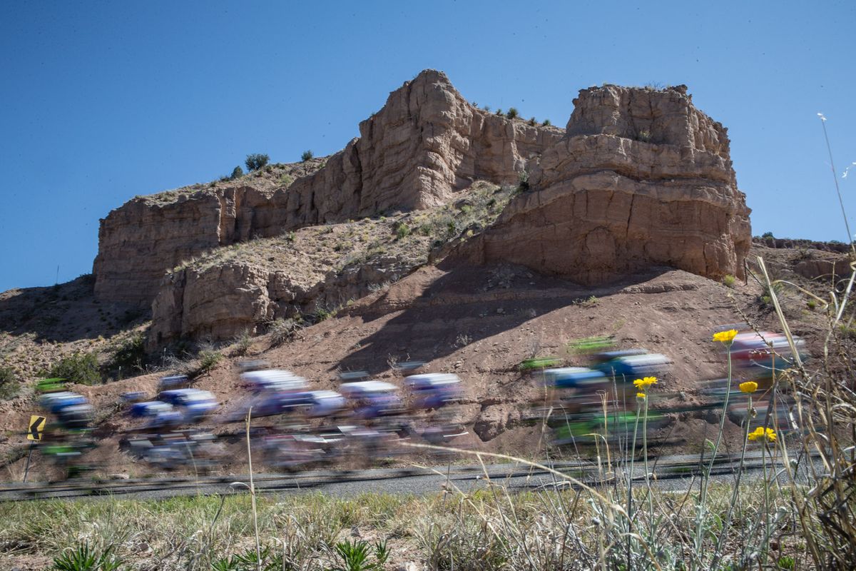 The peloton on a descent