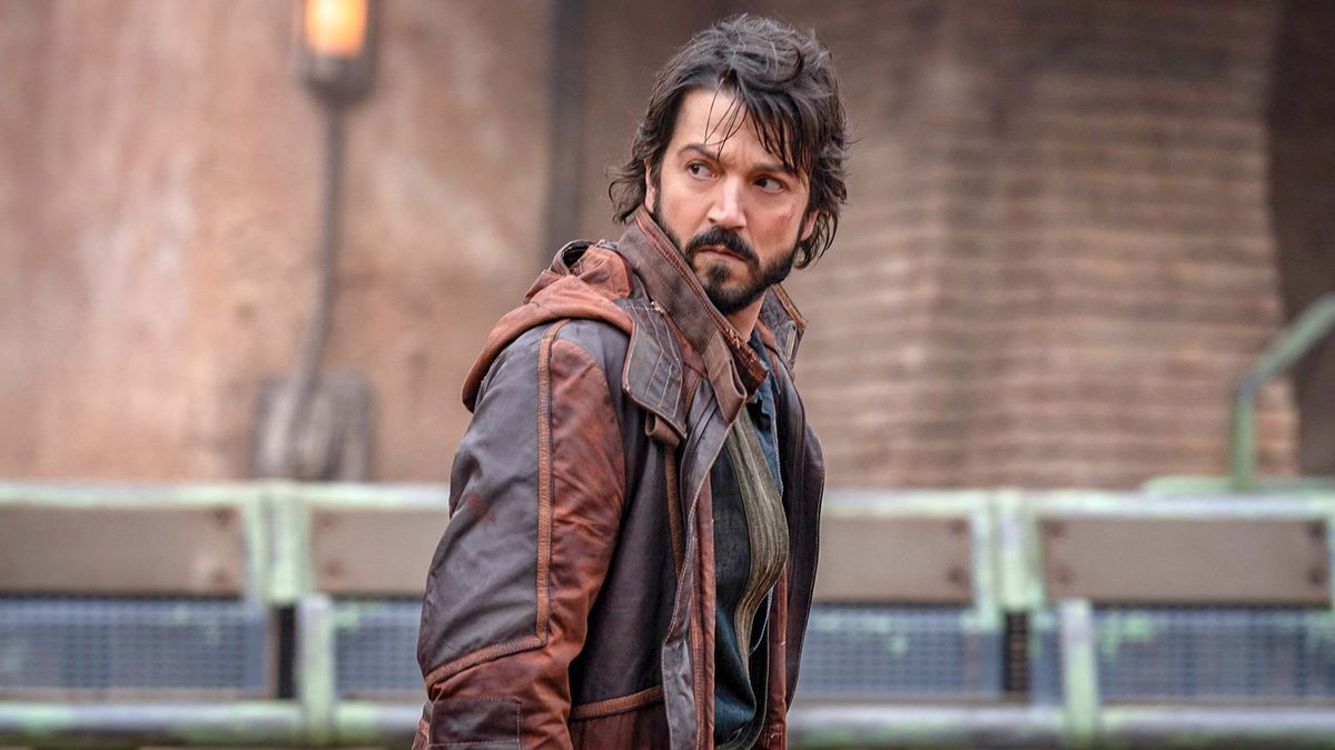 Diego Luna (as Cassian Andor) in Ferrix in ANDOR