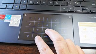 Asus Zenbook 14 OLED touchpad numberpad.