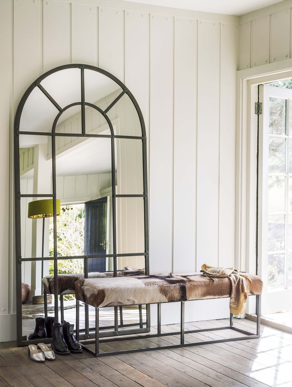 Hallway mirror ideas: 10 ways to brighten your entryway | Homes and Gardens