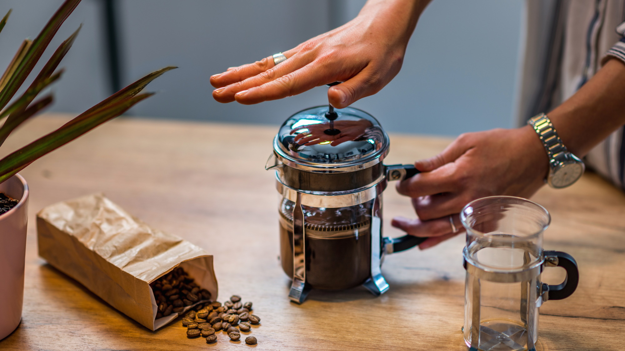 No power needed — 4 experts share their favorite way to make coffee on ...