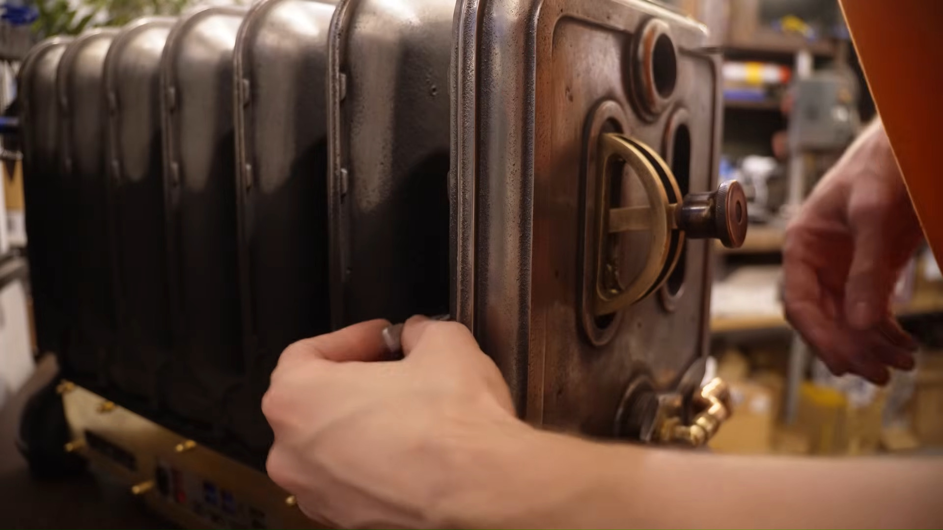 بناء جهاز الكمبيوتر المبرد من الحديد الزهر