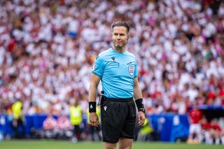  Referee Danny Makkelie of Netherlands looks on during the UEFA EURO 2024 group stage match between Germany and Hungary at Stuttgart Arena on June 19, 2024 in Stuttgart, Germany.