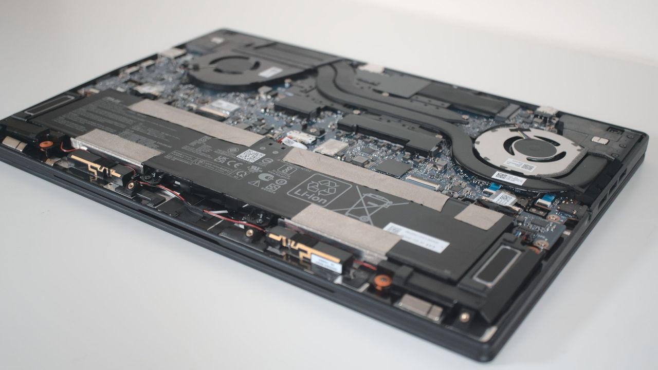 ASUS Zenbook Pro 14 Duo OLED