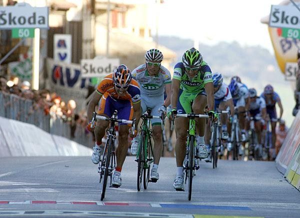 Freire and Di Luca battle it out. The Spaniard won while the Italian had to settle for third, behind compatriot Pozzato