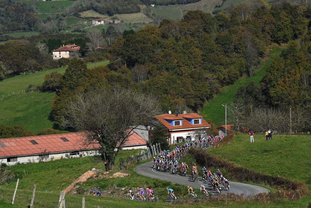 ALTO DE LA FARRAPONA LAGOS DE SOMIEDO SPAIN OCTOBER 31 Alto de la Campa 400m Peloton Landscape Fans Public during the 75th Tour of Spain 2020 Stage 11 a 170km stage from Villaviciosa to Alto de La Farrapona Lagos de Somiedo 1708m lavuelta LaVuelta20 La Vuelta on October 31 2020 in Alto de La Farrapona Lagos de Somiedo Spain Photo by Justin SetterfieldGetty Images