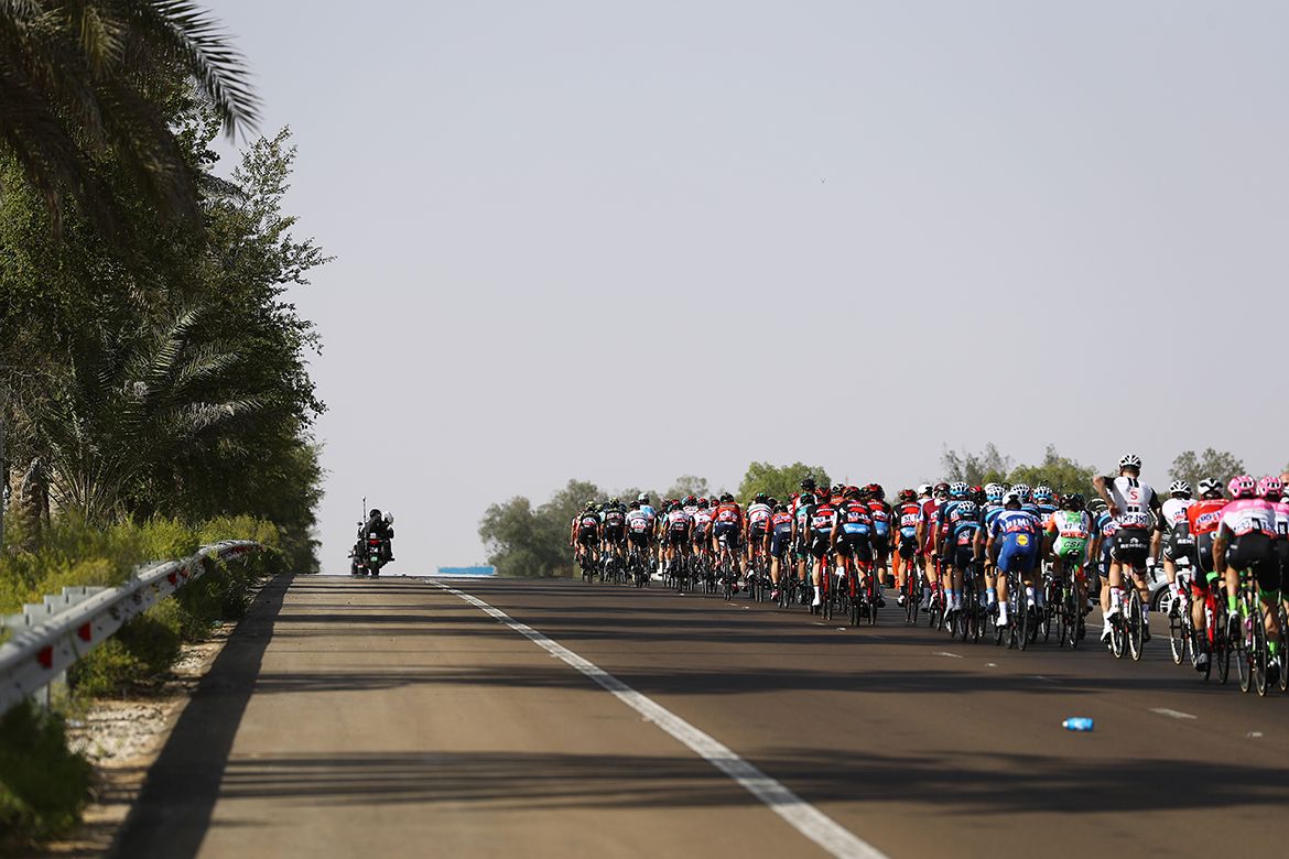 The peloton on the undulating highway
