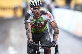 Superprestige Niel: Laurens Sweeck wins Monday mudfest 