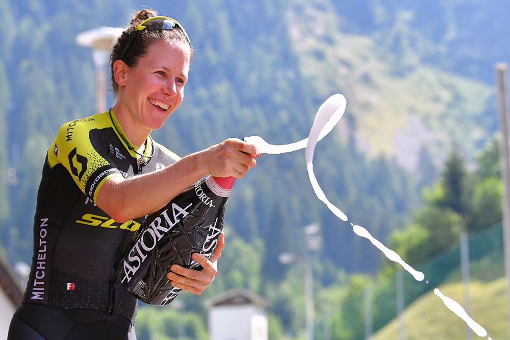Amanda Spratt (Mitchelton-Scott) wins stage 6 at the Giro Rosa