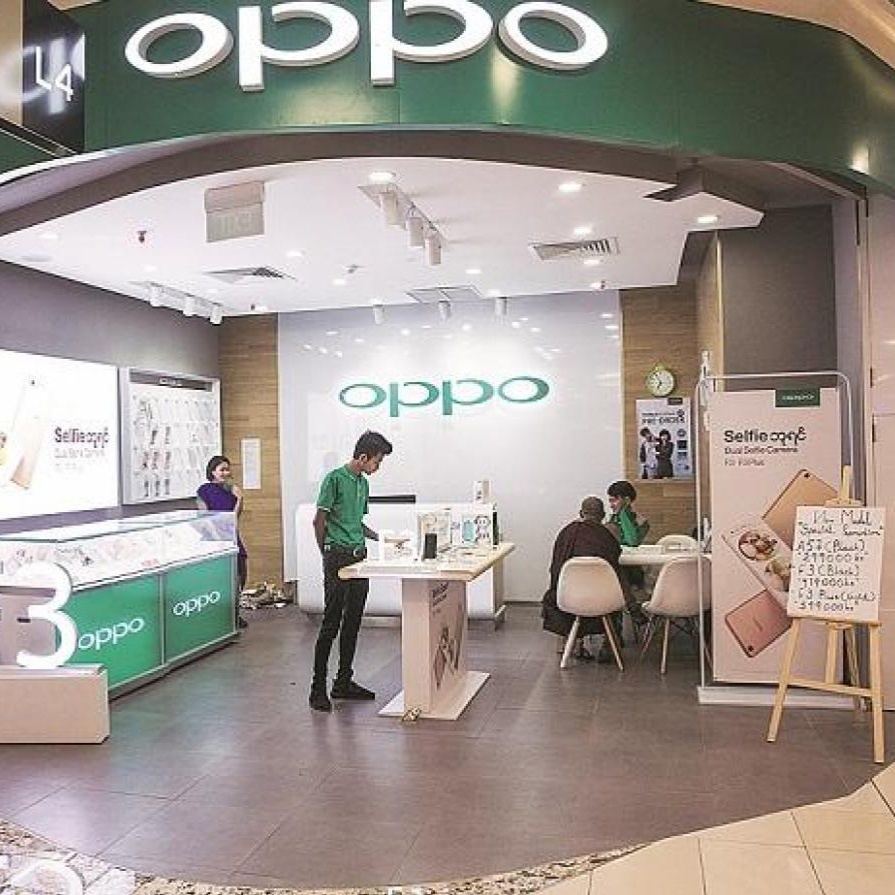 poco-iqoo-plan-more-brick-and-mortar-stores-in-india-what-s