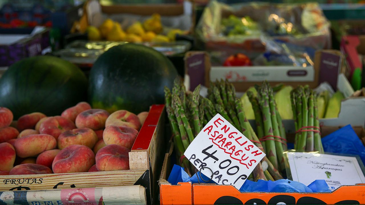 Greengrocer&amp;#039;s stall © Hollie Adams/Bloomberg via Getty Images