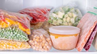 How to clean a freezer without turning it off