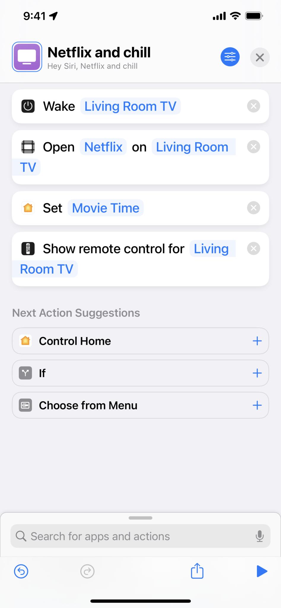 Снимок экрана ярлыка Netflix и Chill, который выводит телевизор из спящего режима, открывает Netflix, включает режим Movie Time и показывает пульт дистанционного управления.
