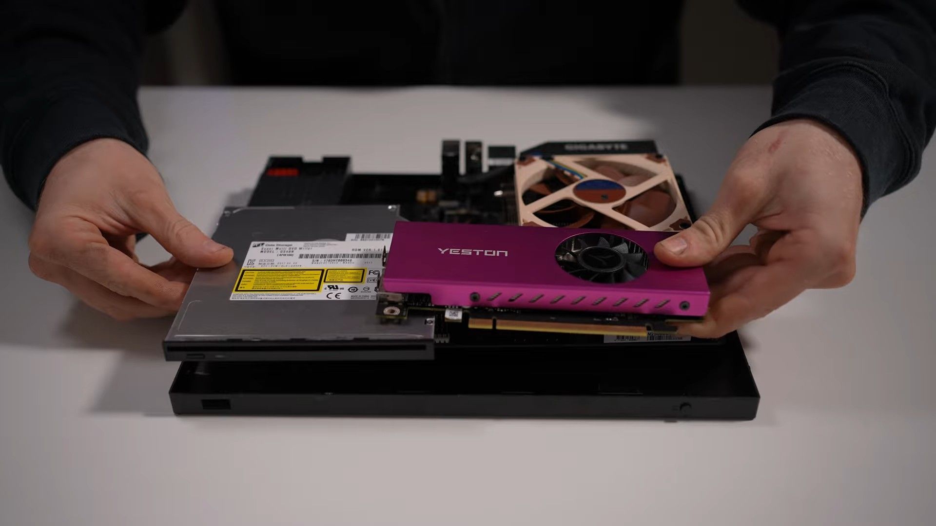 Modder Converts Xbox One S Into PC