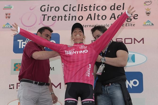 Dalia Muccioli (BePink) earns the first leader's jersey at the 2013 Giro del Trentino
