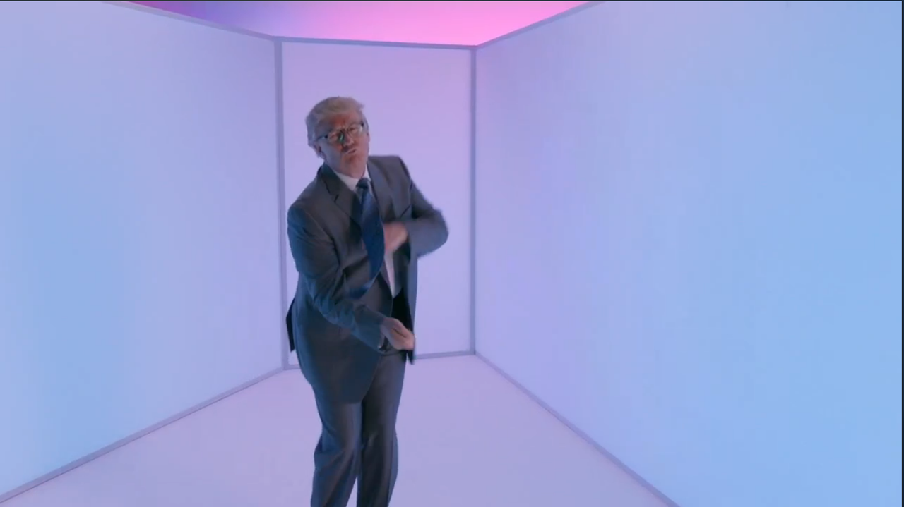 Donald Trump takes on Drake&amp;#039;s &amp;quot;Hotline Bling&amp;quot; dancing