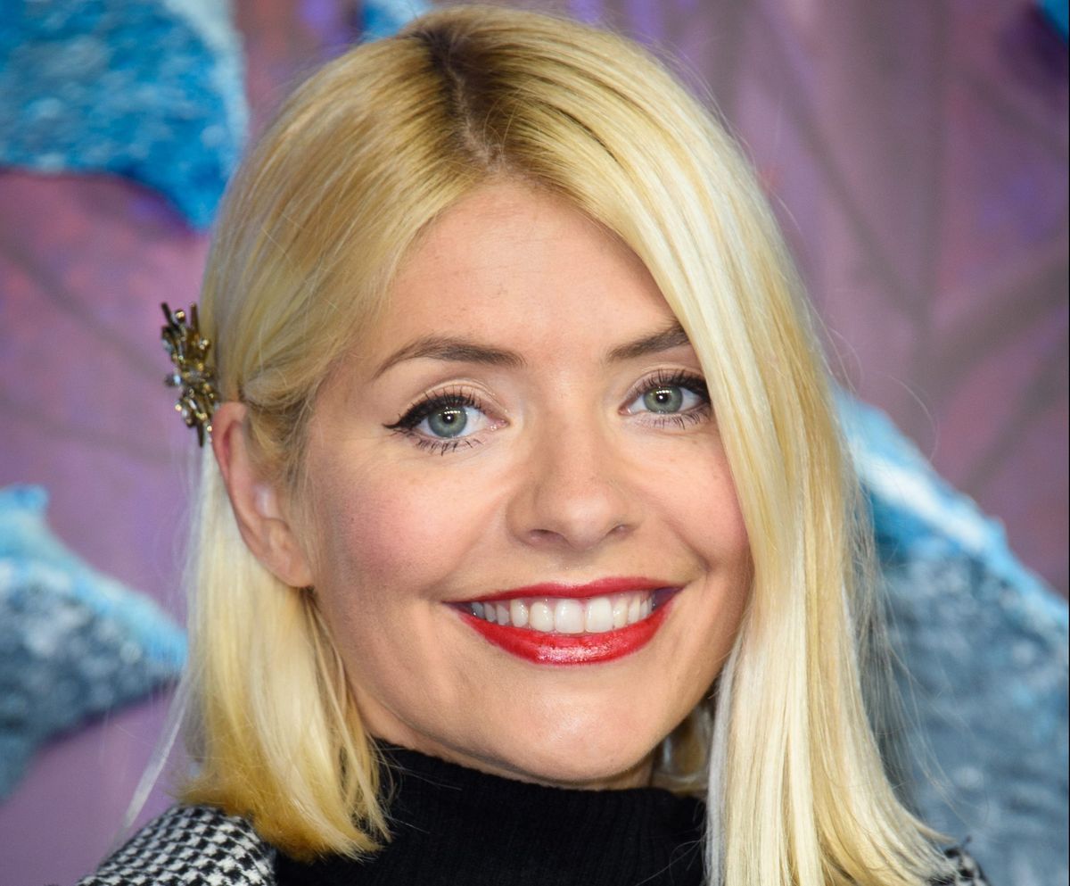 'love Those Christmas Sparkles' Fans Are Obsessed With Holly Willoughby 