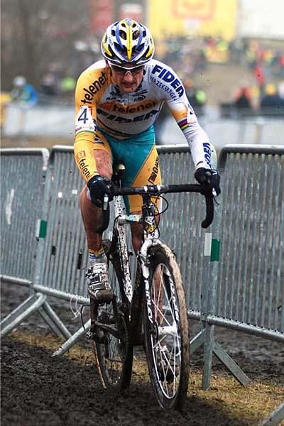 Bart Wellens (Telenet Fidea) is always in the mix.