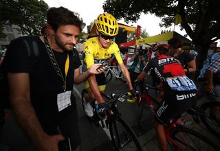 Chris Froome speaks to Cyclingnews Editor Daniel Benson before the start in Troyes