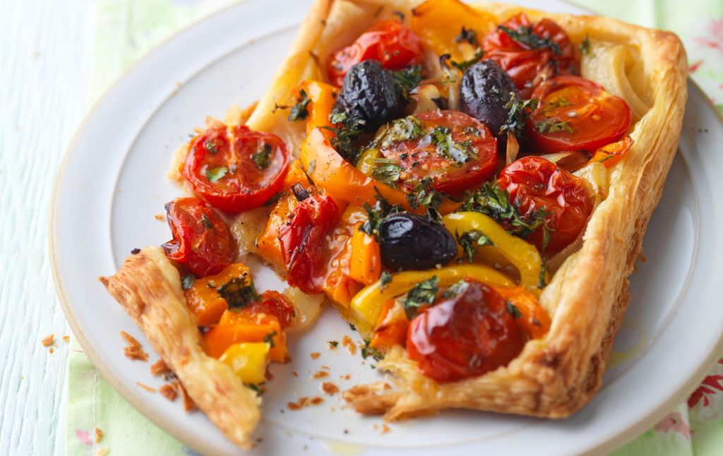 Tomato and pepper galettes | Dinner Recipes | GoodtoKnow