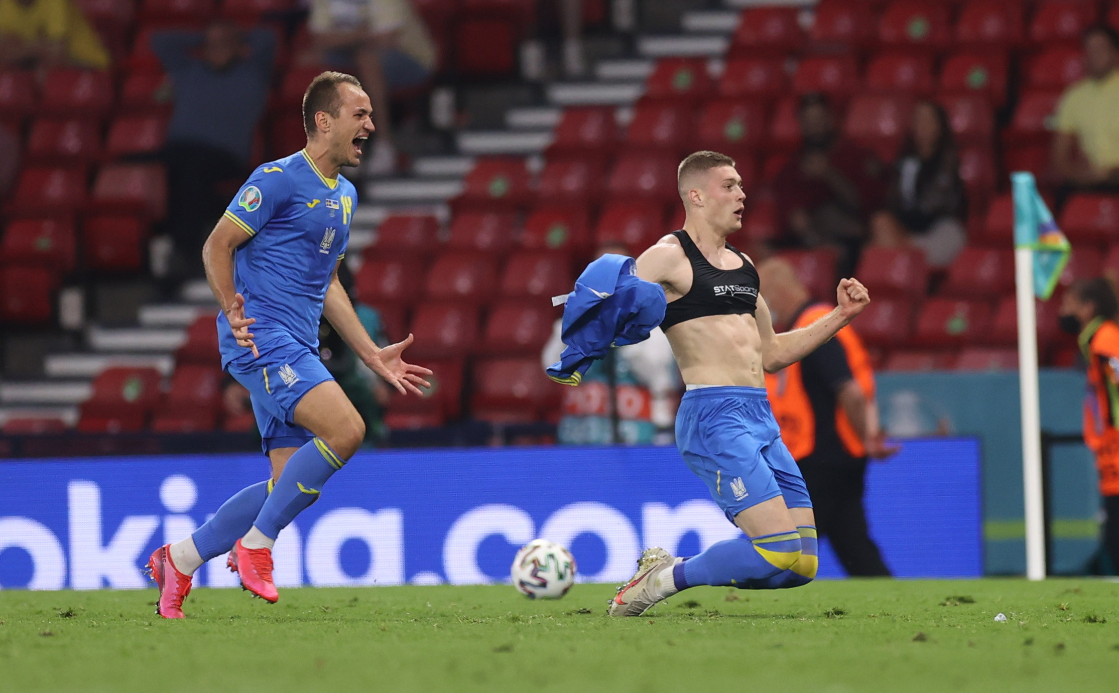 Artem Dovbyk celebrates his goal against Sweden