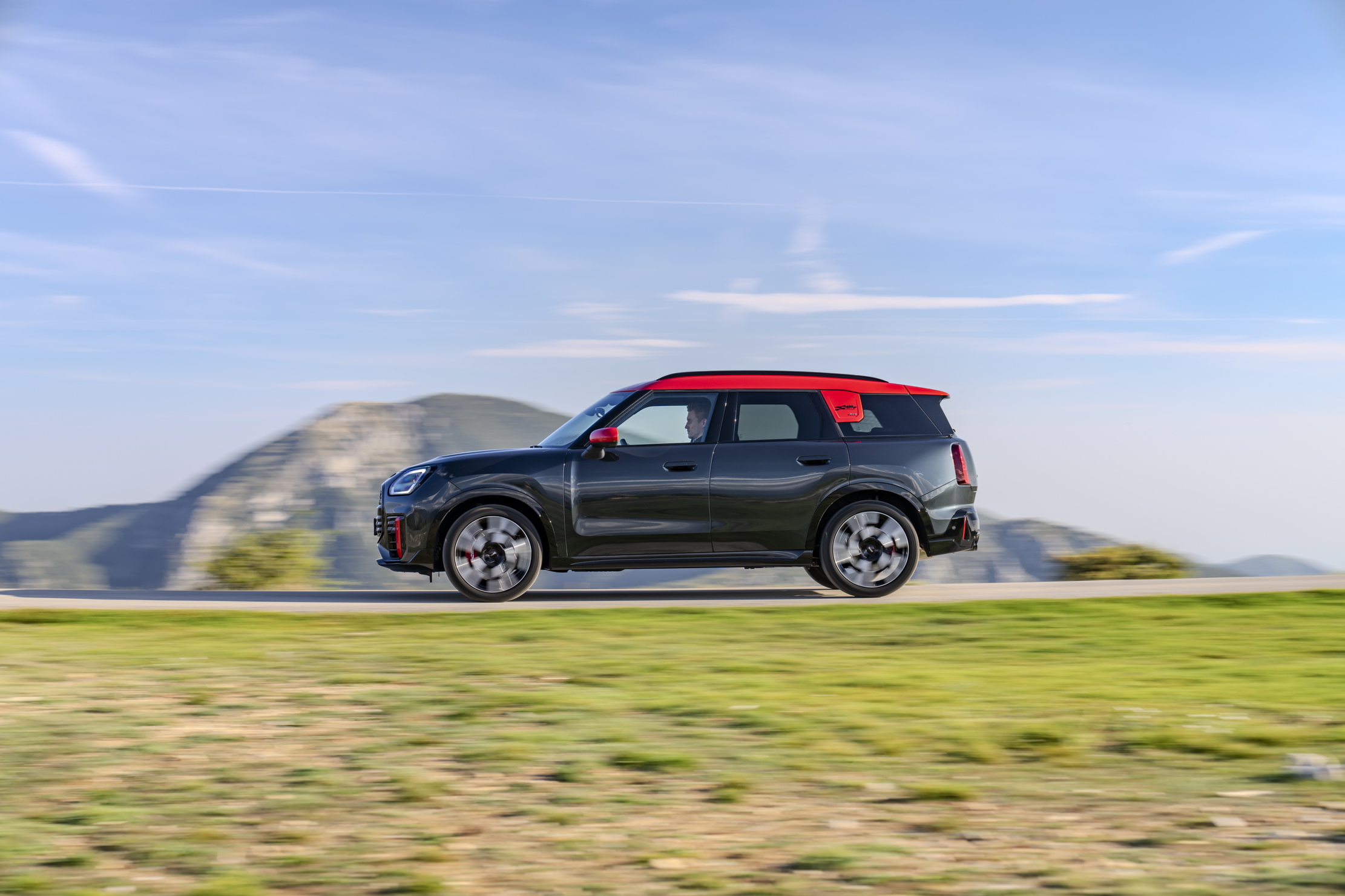 Images of the Mini Countryman JCW