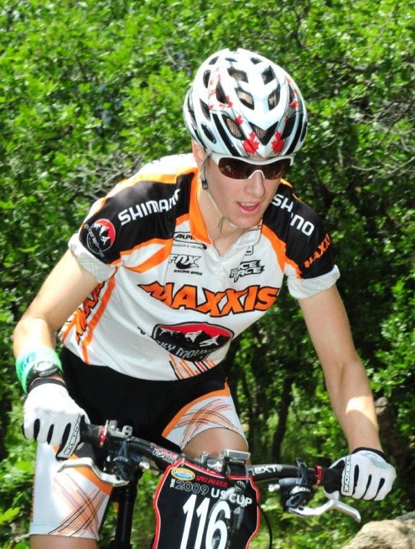 Lea Davison (Team Maxxis-Rocky Mountain) rides in fifth.