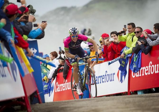 Przemyslaw Niemiec (Lampre-Merida) hangs on to win stage 15 of the Vuelta a Espa&ntilde;a