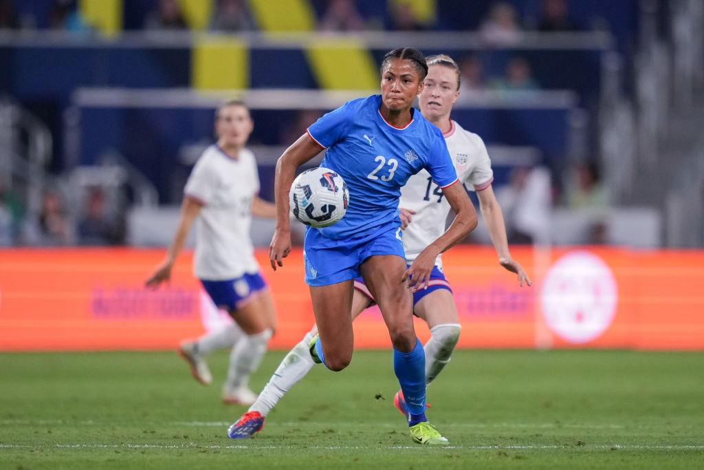 Sveindís Jónsdóttir #23 of Iceland on the ball during the second half against the United States at GEODIS Park on October 27, 2024 in Nashville, Tennessee