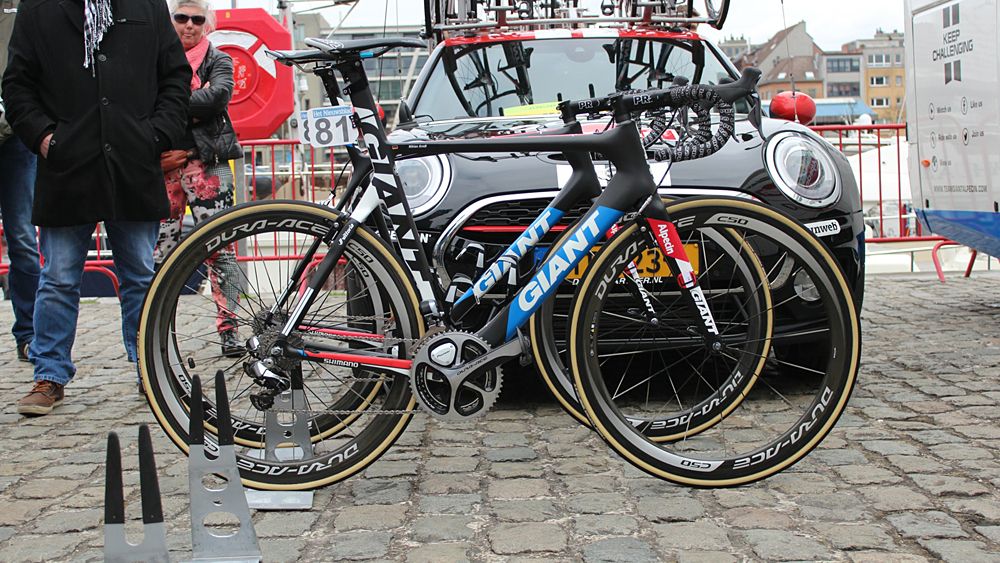 Giant-Alpecin's Nikias Arndt went for Giant's Propel, while other teammates opted for the TCR Advanced SL