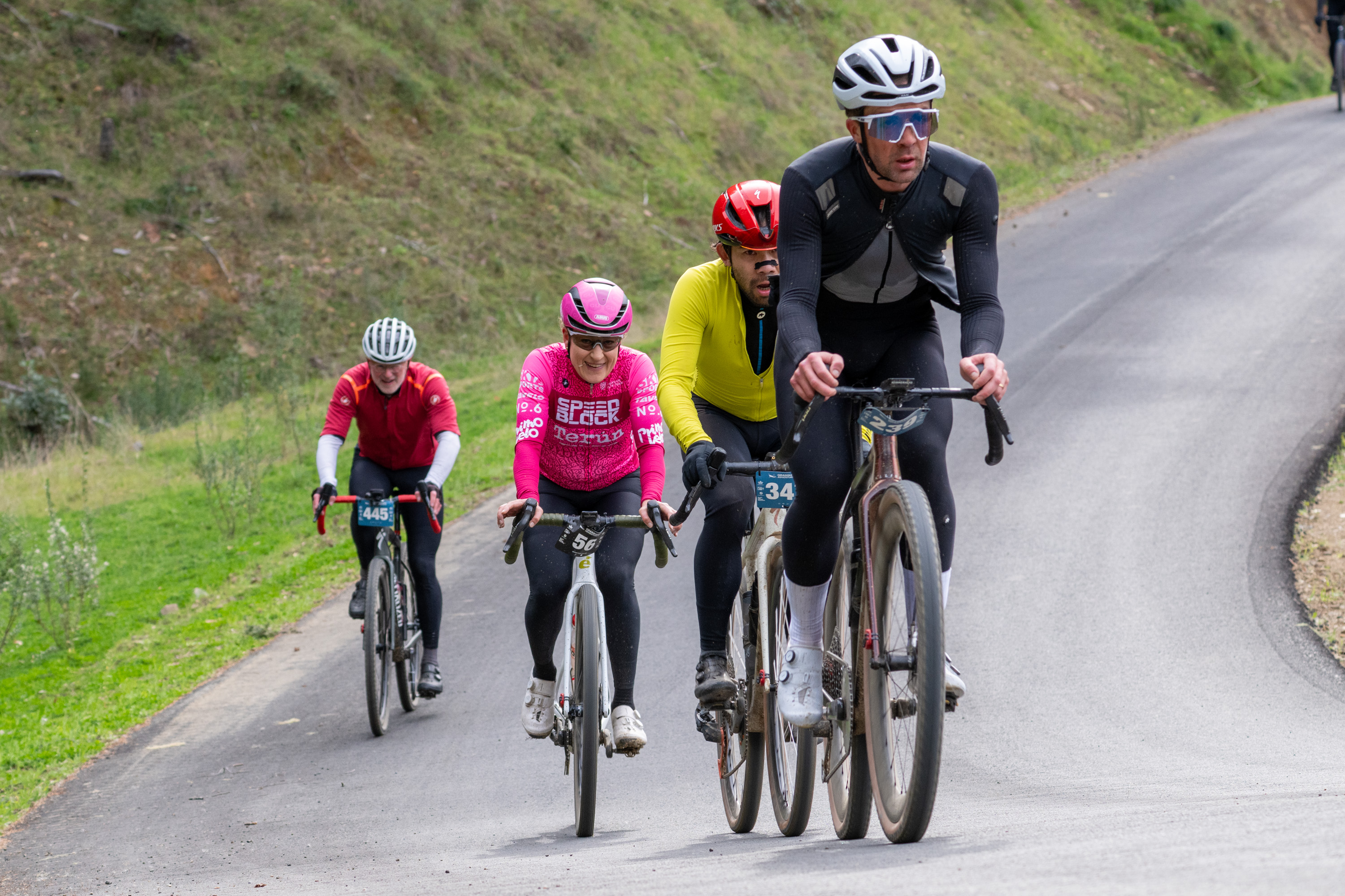 Jen Tav&amp;eacute; tags along with a group of men on her way to women's victory at Low Gap