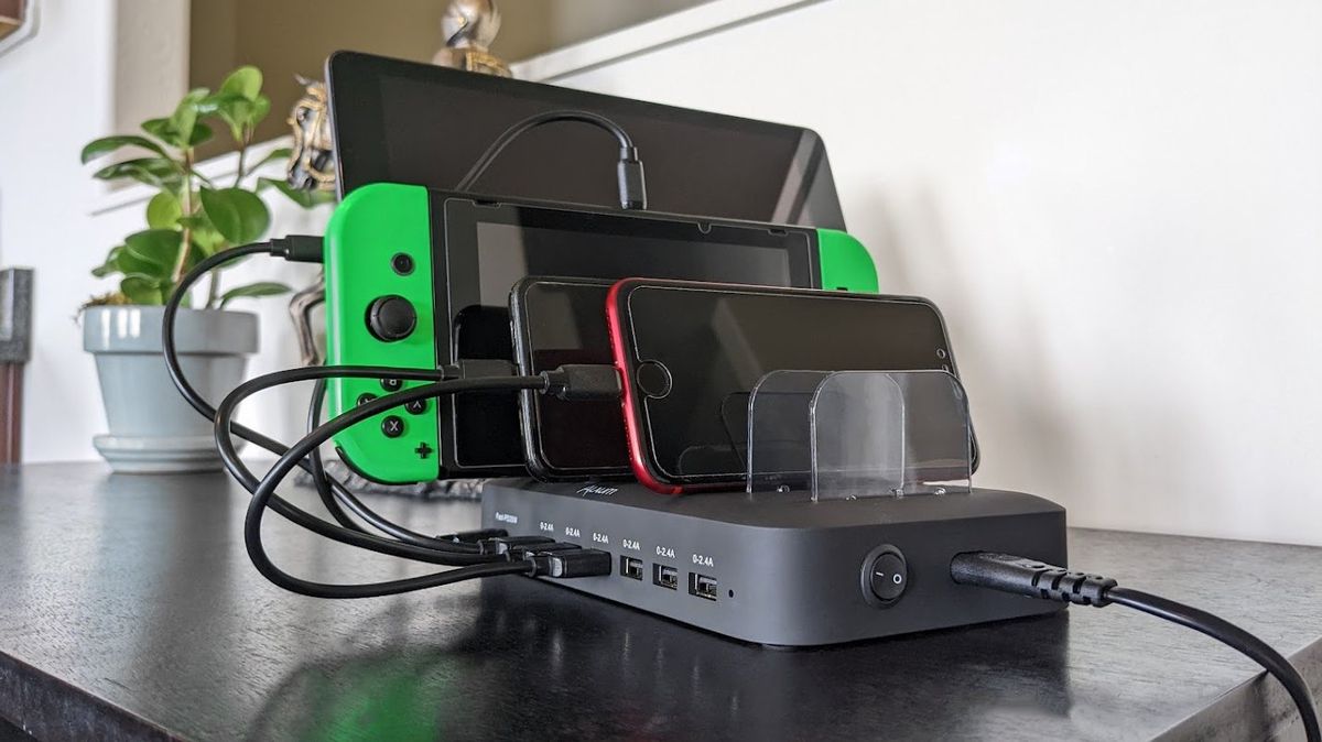 Alxum 7 Port Charging Station review: Stop fighting over the outlet