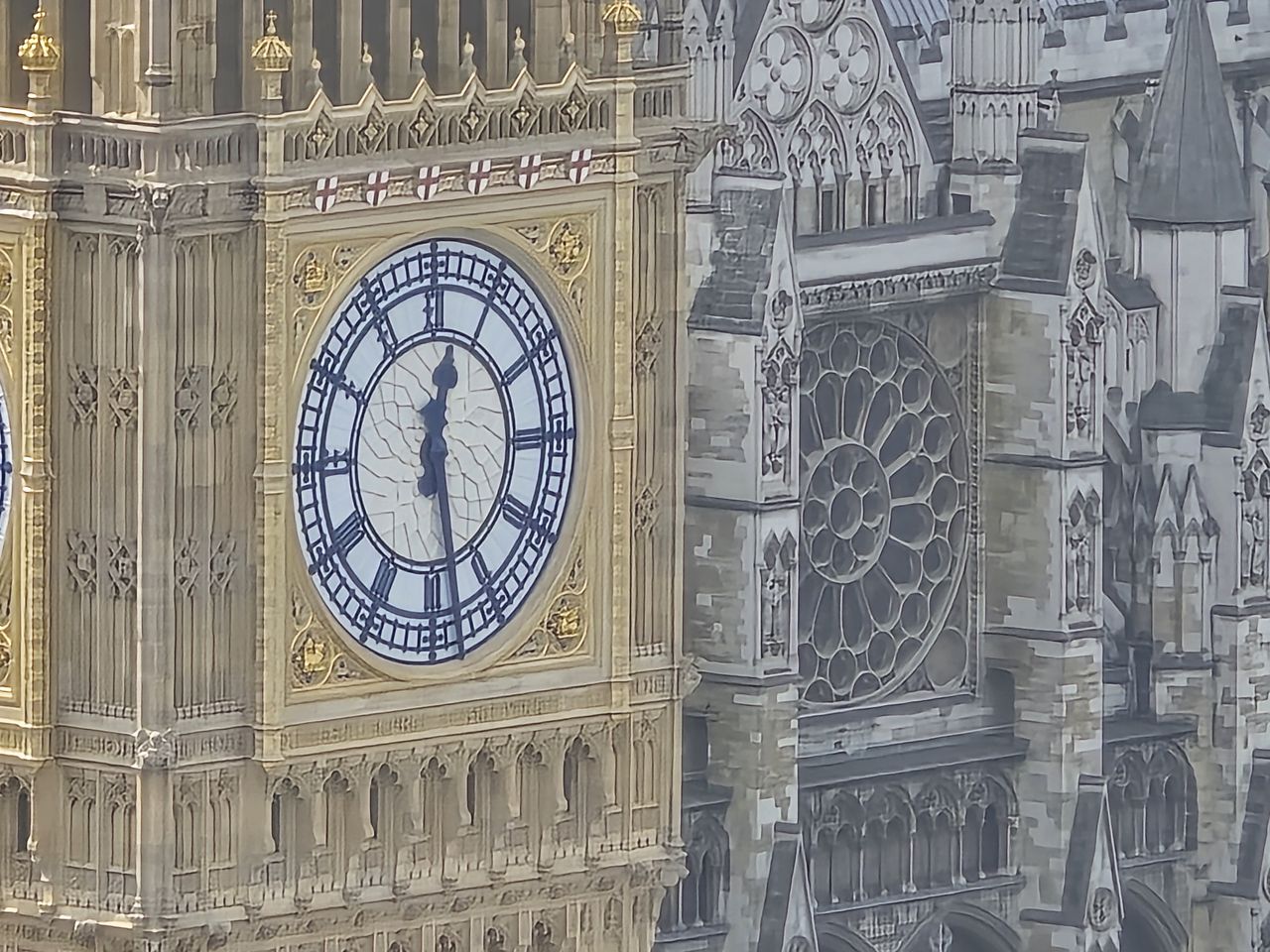 iPhone 15 Pro Max vs. Galaxy S24 Ultra vs. Pixel 8 Pro London Eye photos