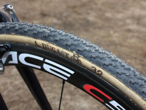 Adam Craig (Rabobank-Giant) normally rides on Michelin tyres but this is the next best thing since the company doesn't make tubulars: Mud 2 tread on a supple 32mm-wide Dugast tubular casing. Craig calls the combination, "super awesome."