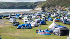 Tents and caravans parked at Newgale Campsite