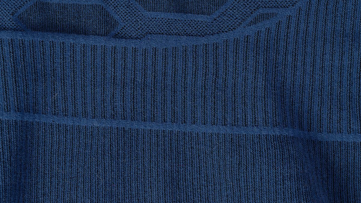 Q36.5 Level 3 base layer vertical knit at waist