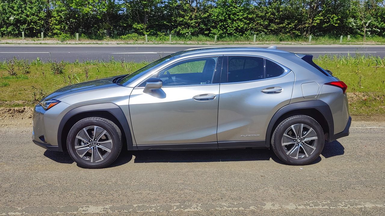 Lexus UX 300e