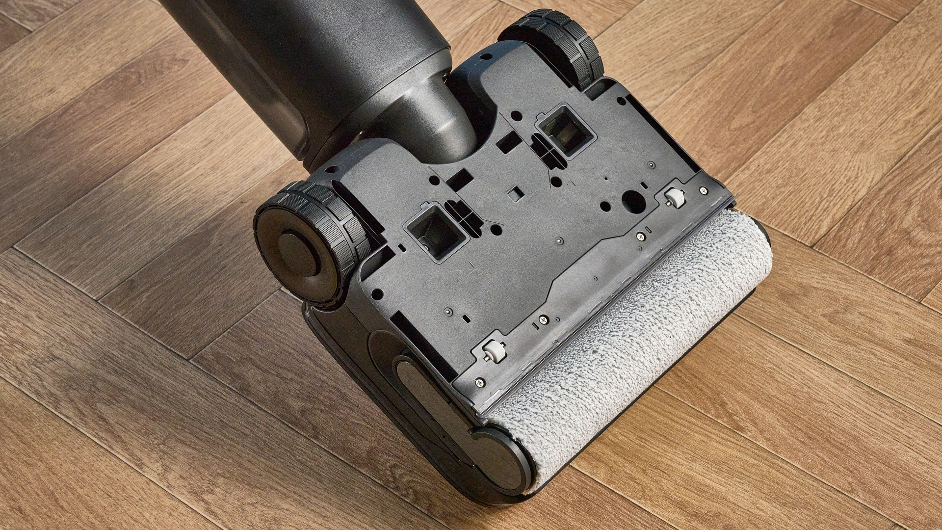 Underside mop of the Roborock F25 ACE Pro