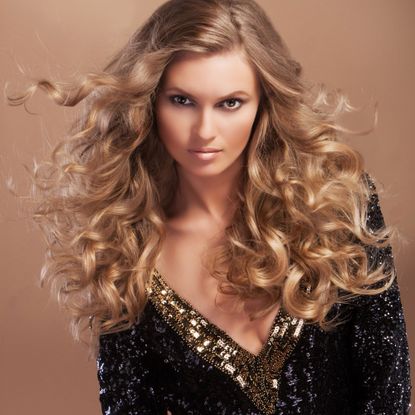 Glamorous waves hairstyle