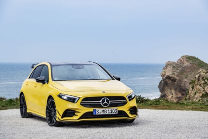 Mercedes-AMG A 35 (W177), Sonnengelb, Kraftstoffverbrauch kombiniert: xxx l/100 km, CO2-Emissionen kombiniert: xxx g/km // Mercedes-AMG A 35 (W177), Sun yellow, Combined fuel consumption: xxx