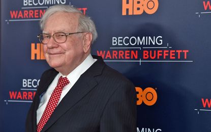 NEW YORK, NY - JANUARY 19:Warren Buffett attends 'Becoming Warren Buffett' World Premiere at The Museum of Modern Art on January 19, 2017 in New York City.(Photo by Jamie McCarthy/Getty Image