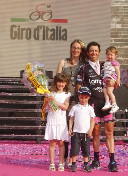 Gilberto Simoni with his family