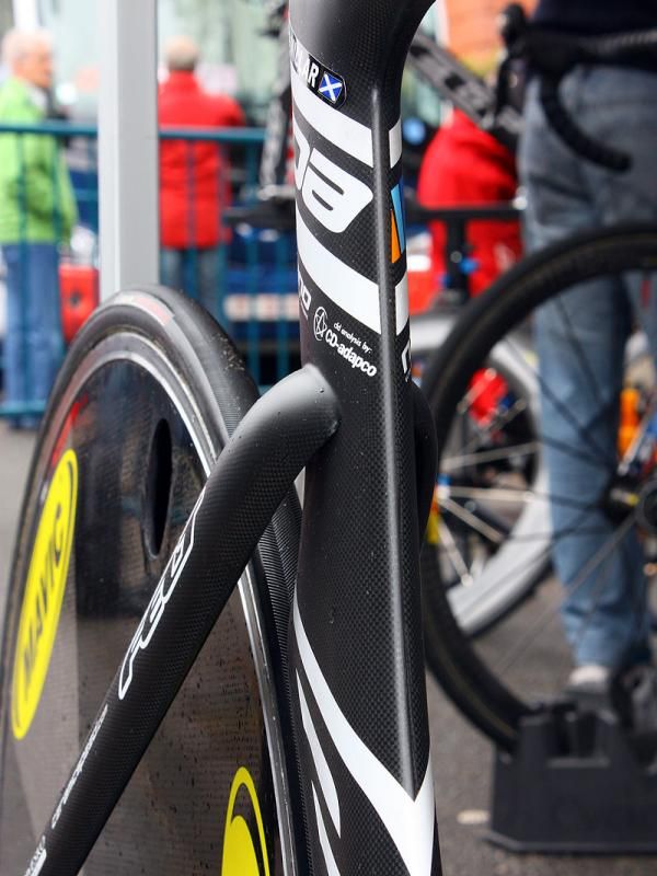The revised seat stay-seat tube area looks to more readily allow air to pass through and around than the old design.