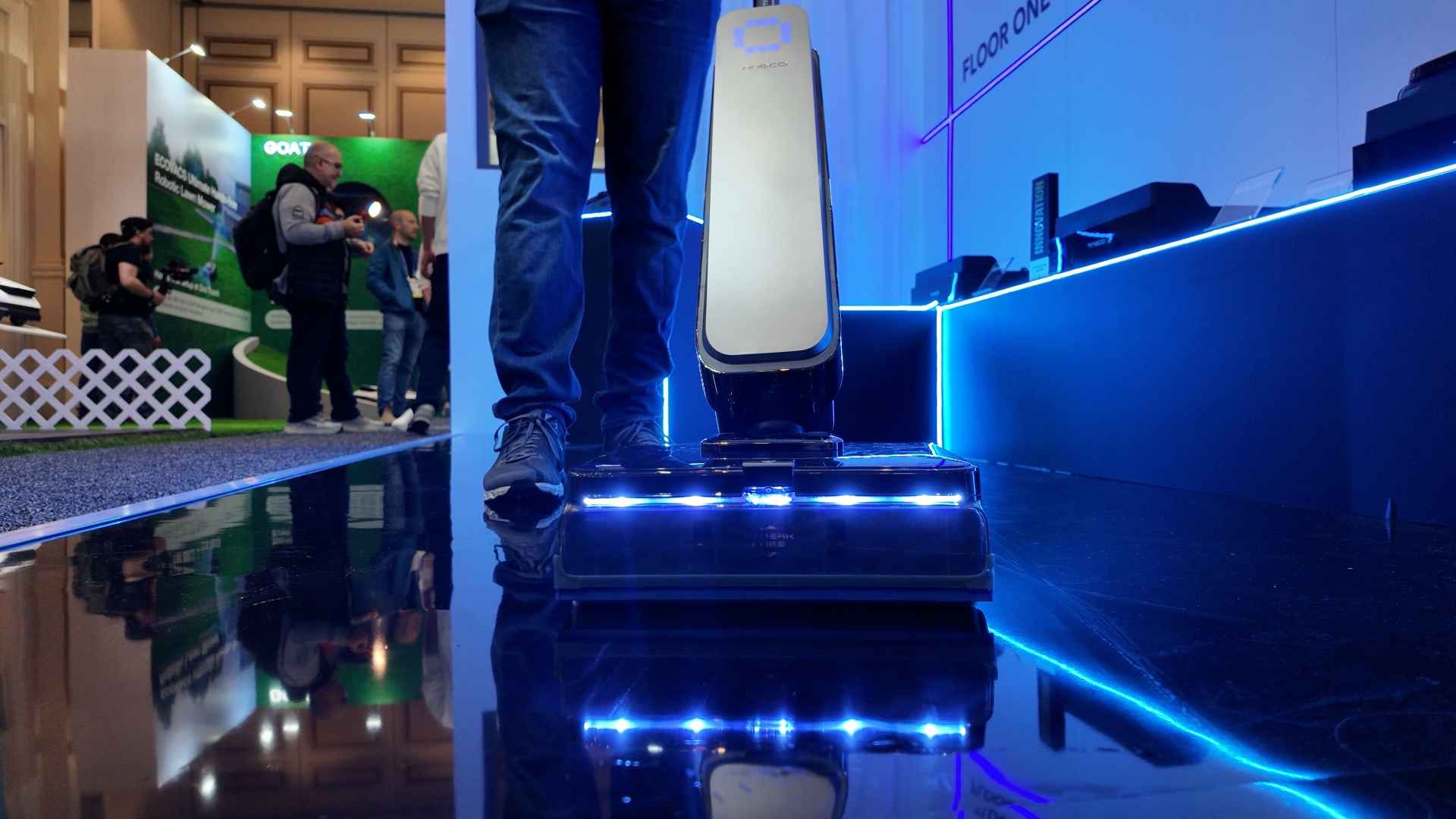 Demonstrating the Tineco Floor One S9 Scientist