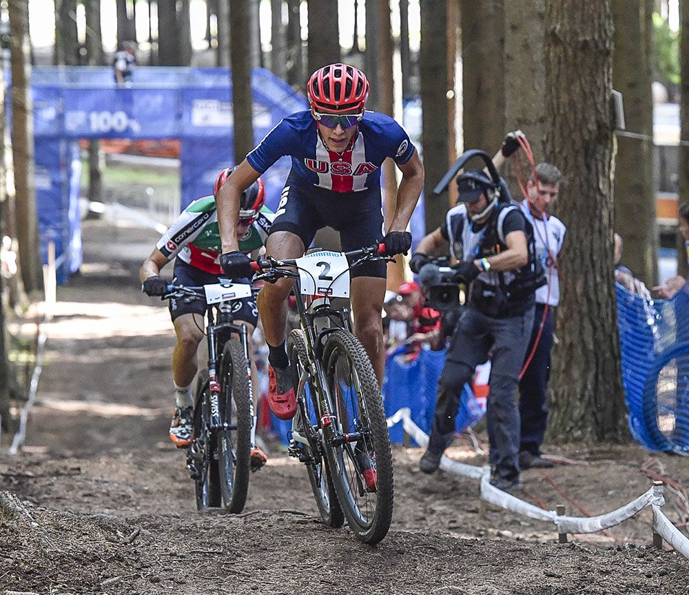 Christopher Blevins (USA) battles with Vital Albin (Switzerland) for the silver before a mechanical removed his chances
