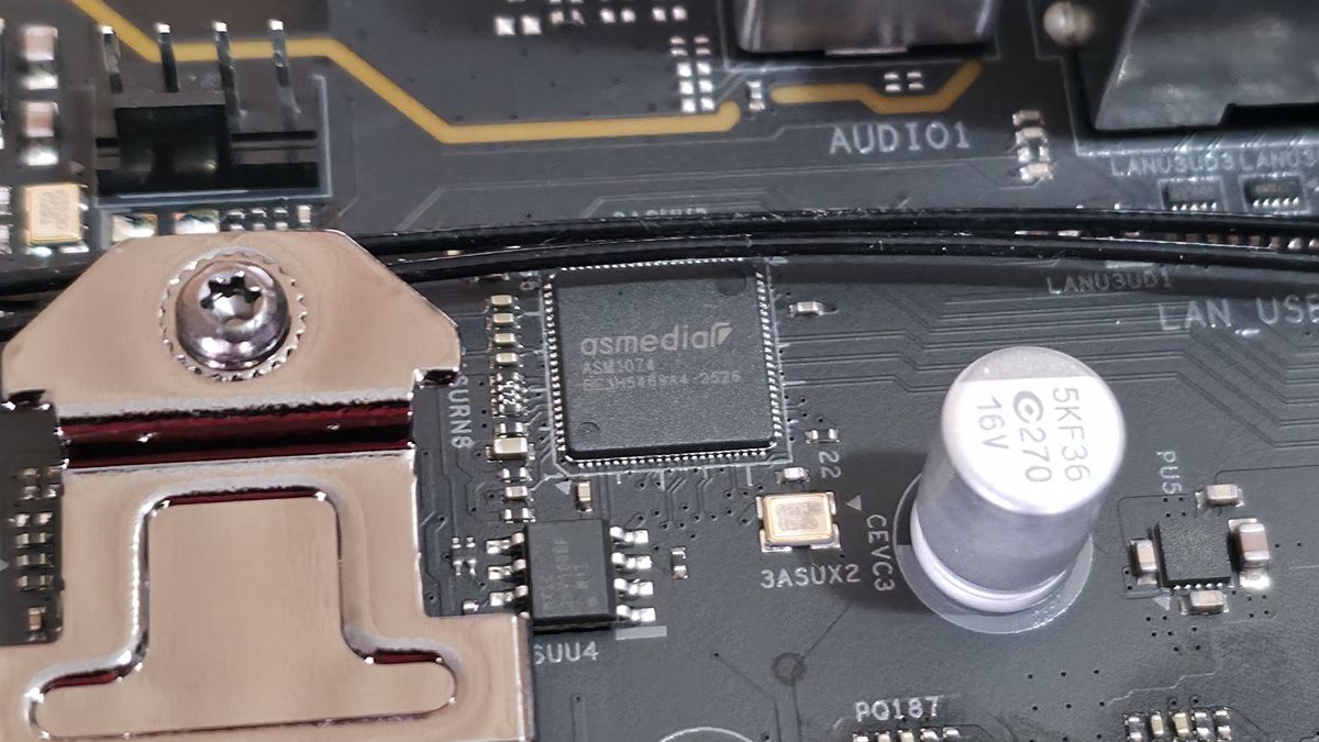 ASRock B860 Challenger Wifi - ICs