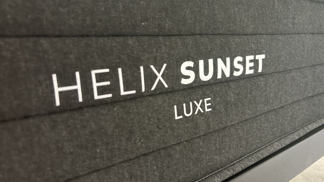 The foot of the Helix Sunset Luxe, displaying its logo.