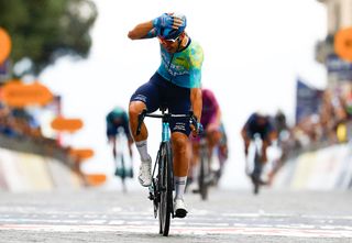 As it happened : XDS-Astana reign in Naples after cobbles, late corners, crashes and chaos in high-speed sprint