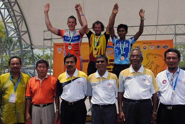 The stage 2 podium (l-r): Samuel Paul Witmitz, Sergey Kudentsov, Mat Amin Mohd Shahrul.