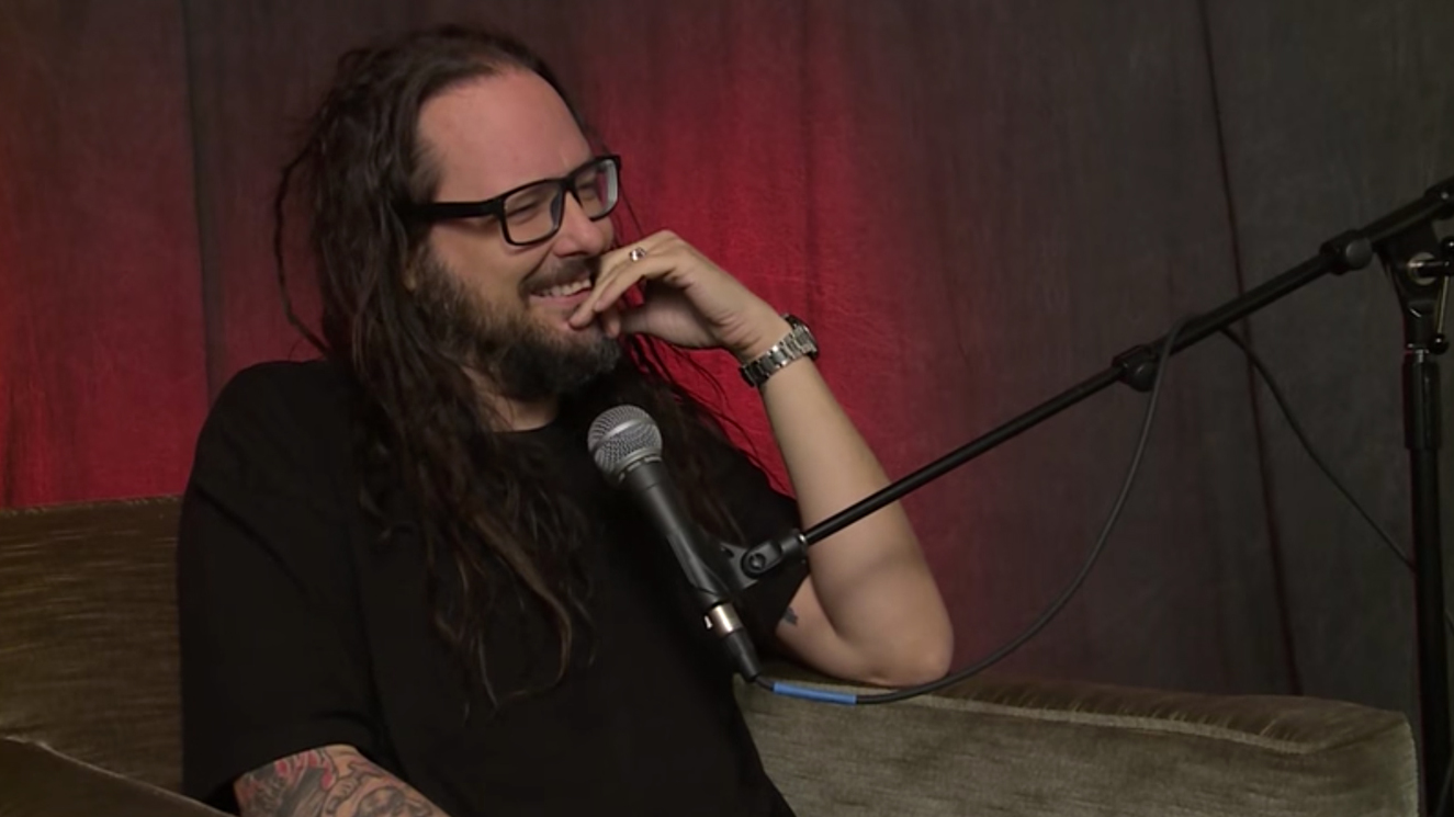 A picture of Jonathan Davis in the Nights With Alice Cooper studio